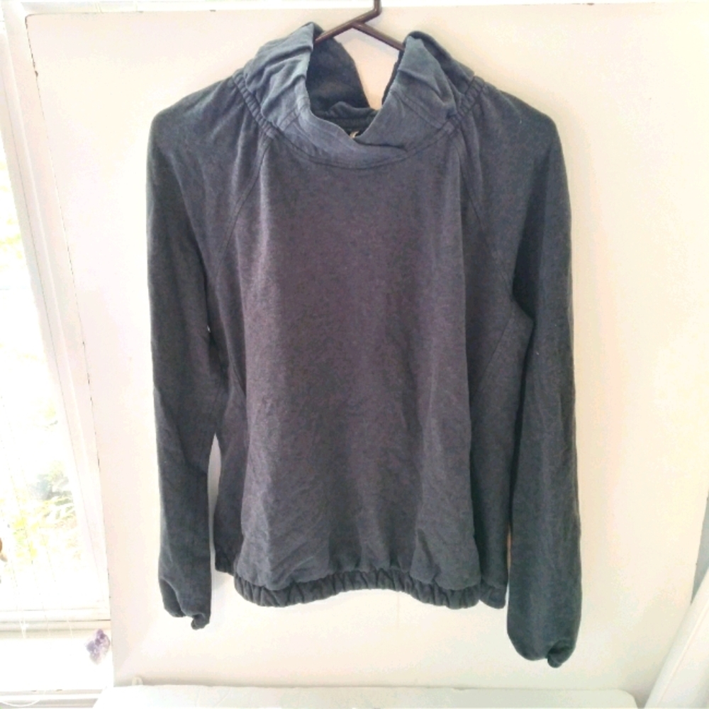 Lululemon grey sweater